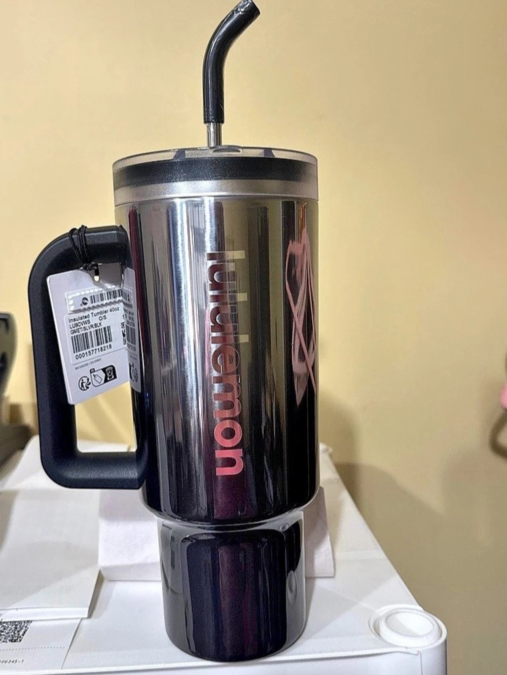 Lululemon insulated Tumbler 40 oz Black and silver ombre NWT